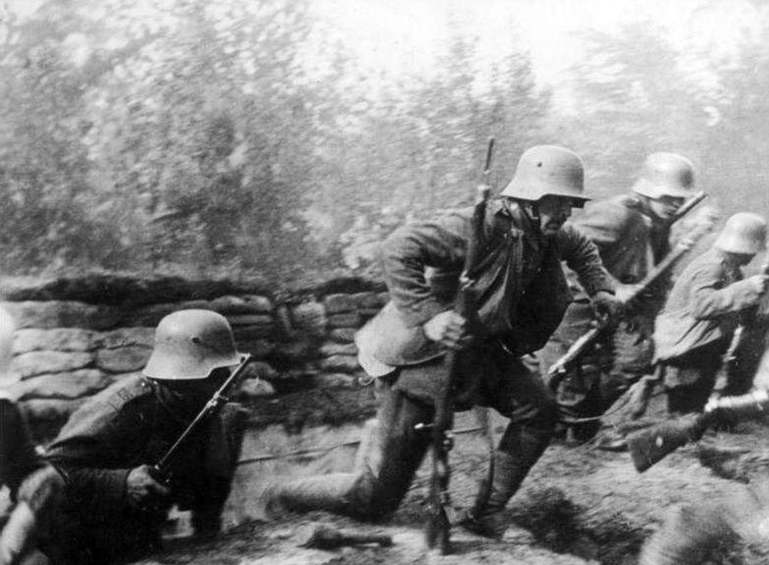 German Stoßtruppen (stormtroopers) rising from trenches to attack 